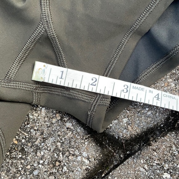 NEW WITH TAGS LULULEMON IN MOVEMENT SHORTS, SIZE 12 - Picture 6 of 7